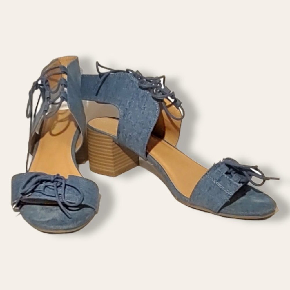 Dominique Nicole blue denim sandals sz 11 NWOT